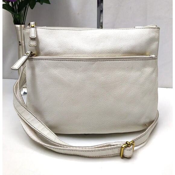 Fossil White Pebbled Leather Zipper Closure Crossbody Bag - Picture 1 of 15